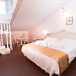 & Duchessa Isabella Collection By Gsa Hotel