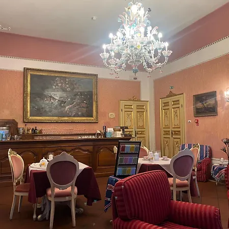 Duchessa Isabella Collection By Gsa Szálloda Ferrara